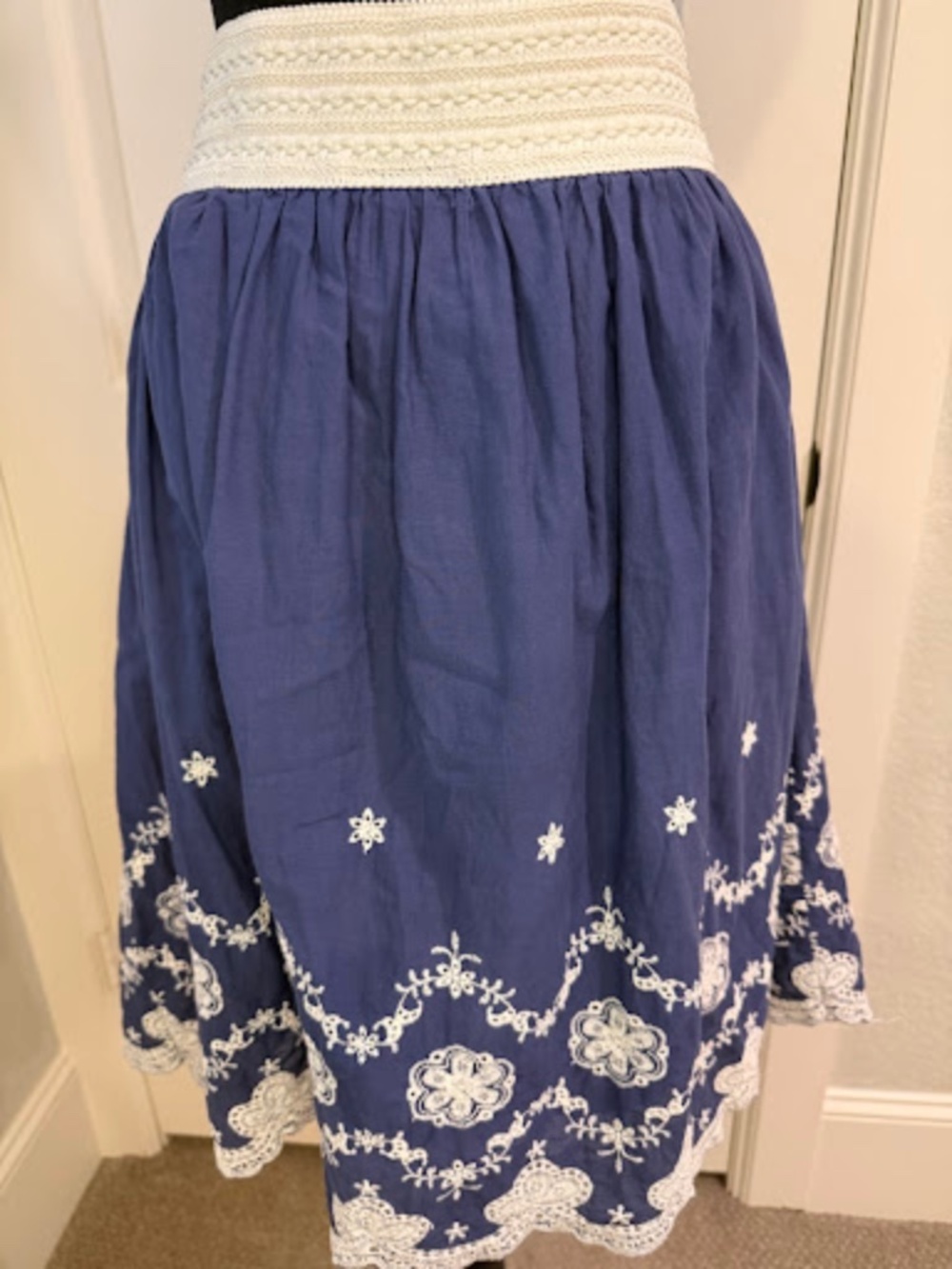 Metrowear, Large, Embroderied Skirt